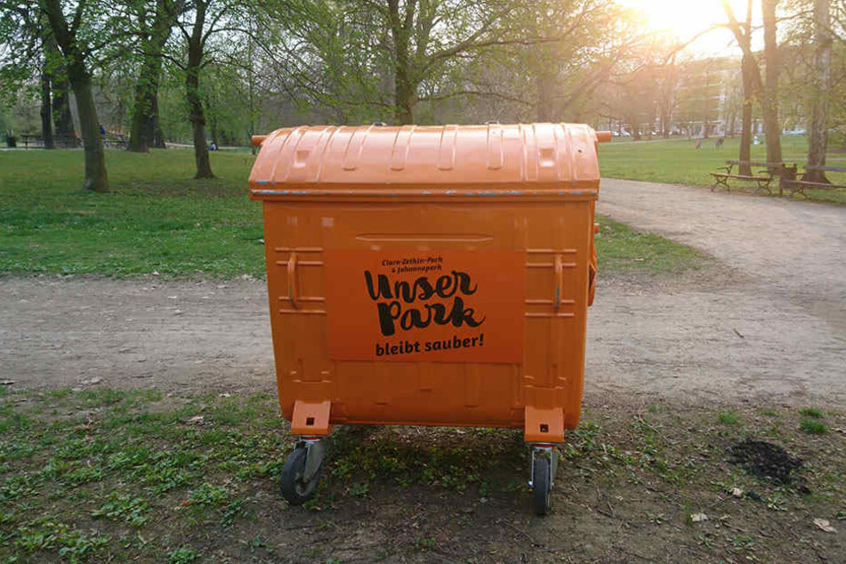 Zehn neue Tonnen hat die Stadt schon aufstellen lassen.