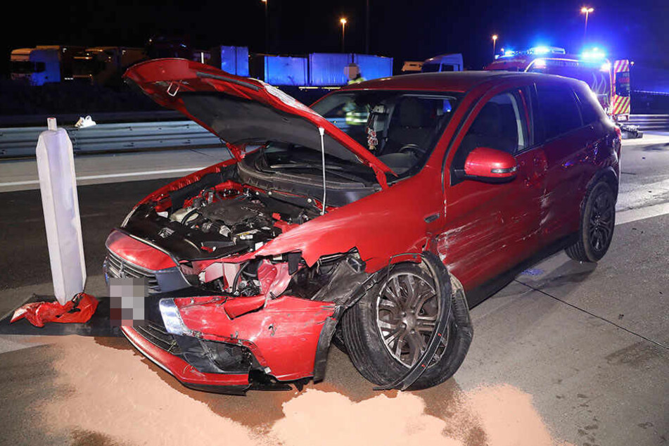 Der Mitsubishi kam erst auf der Gegenfahrbahn wieder zum Stehen.