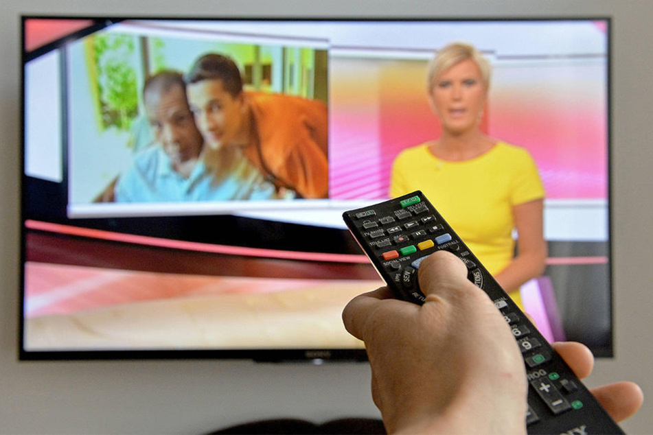 Wer Fernsehen will, muss Gebühren zahlen. Das ist in Deutschland schon seit Jahrzehnten der Fall. Aber nicht jeder sieht das ein!