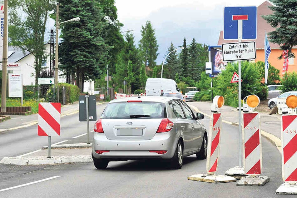 Die Frankenberger Straße ist ab der Ebersdorfer Höhe stadtauswärts voll
gesperrt.
