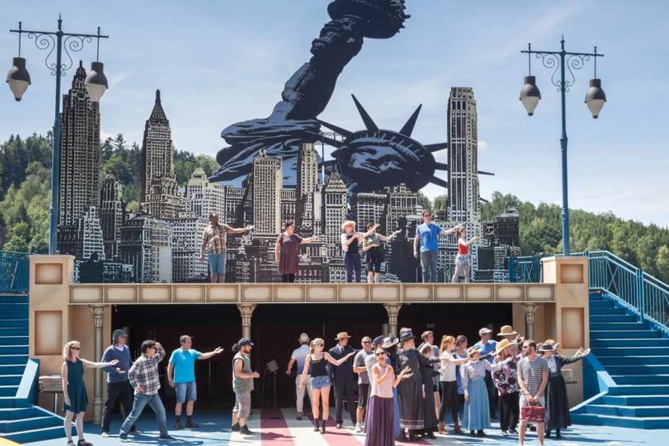 Erste Probe unter freiem Himmel. "Hello, Dolly" läuft ab Samstag auf der Seebühne Kriebstein.