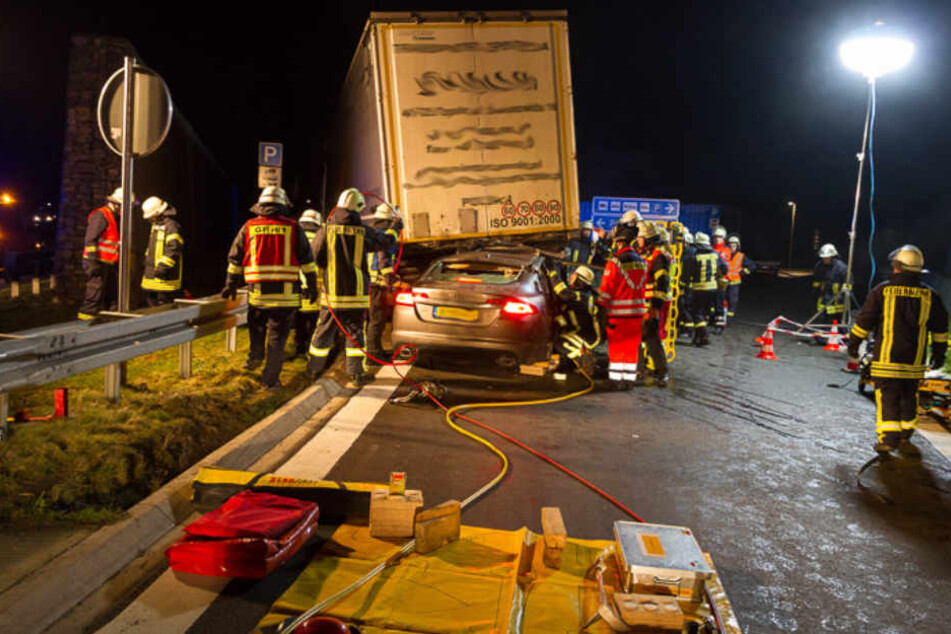 Fast zwei Stunden lang dauerte die Rettungsaktion der Feuerwehr.