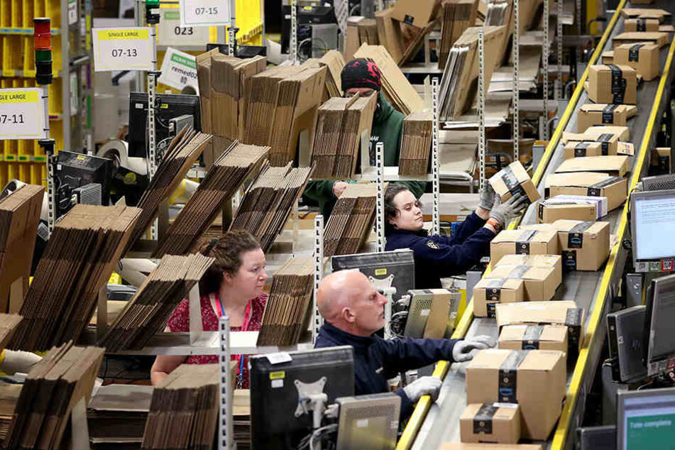 Mit dem "Black Friday" startet Amazon in das Weihnachtsgeschäft. Für die Mitarbeiter bedeutet das eine zusätzliche Belastung.