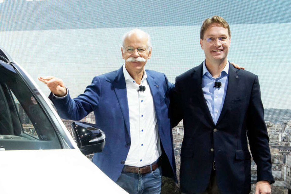 Daimler-Chef Dieter Zetsche (links im Bild) und sein Nachfolger Ola Källenius.