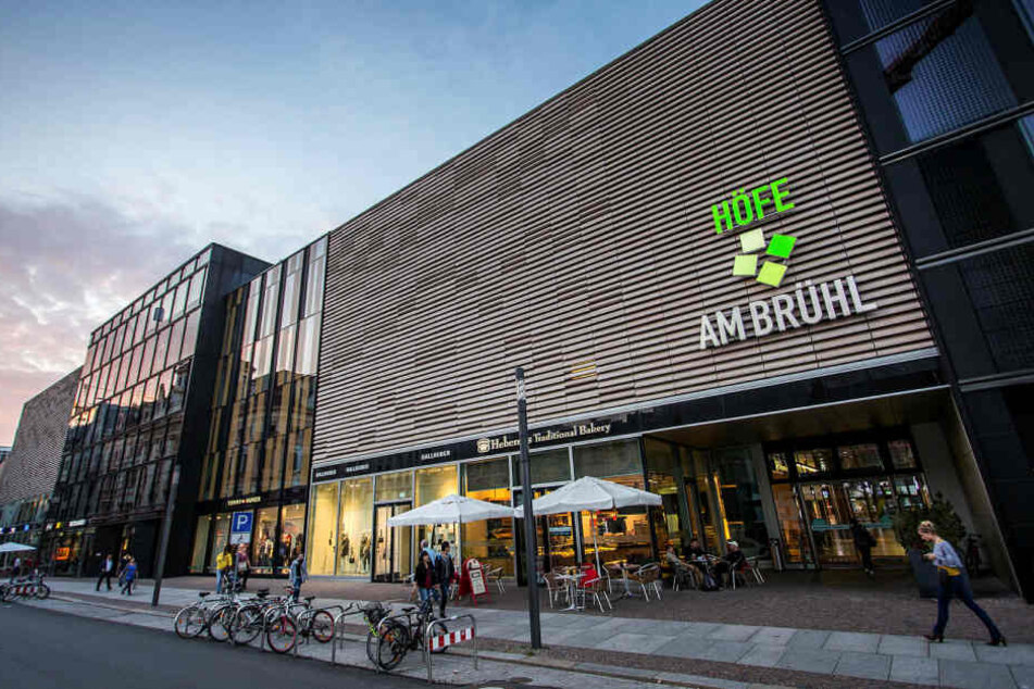 Im Shoppingcenter "Höfe am Brühl" begann die Gewalt auf den 18-Jährigen. In der Nikolaistraße wurde er anschließend von rund 25 jungen Menschen verprügelt.