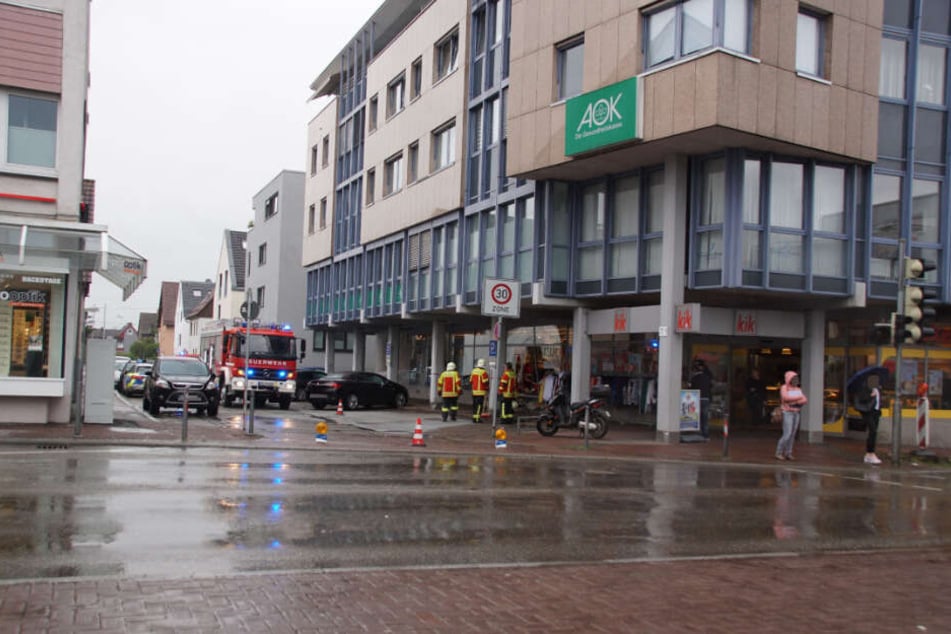 Einsatzkräfte an der Unfallstelle in Ostfildern.