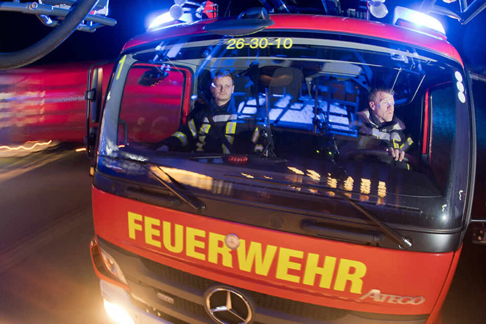 Die Feuerwehr brachte den Kellerbrand im Gerichtsweg schnell unter ihre Kontrolle (Symbolbild).