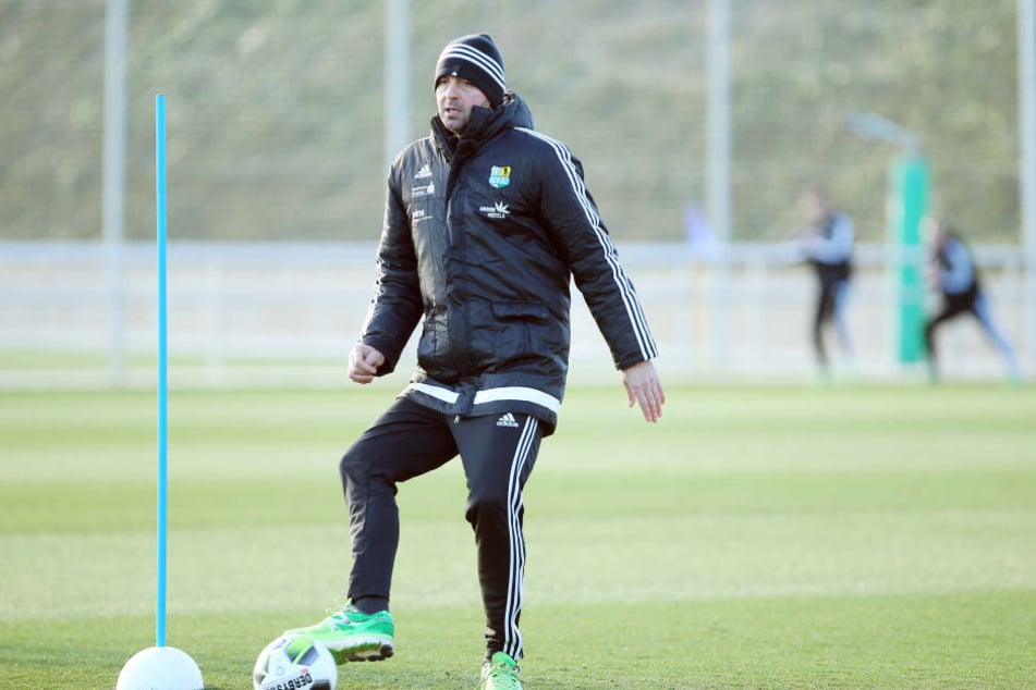 Assistent Sreto Risitc auf dem Trainingsplatz in Salou.