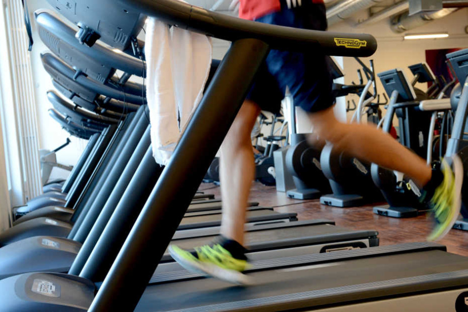 Durch Fitnesstraining sollen Arbeitslose Selbstbewusstsein für die Jobsuche bekommen. (Symbolbild)