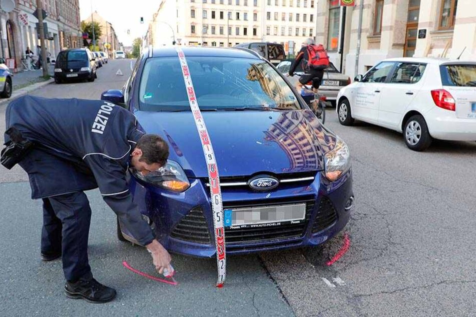 Die 10-Jährige wurde von einem Ford erfasst.