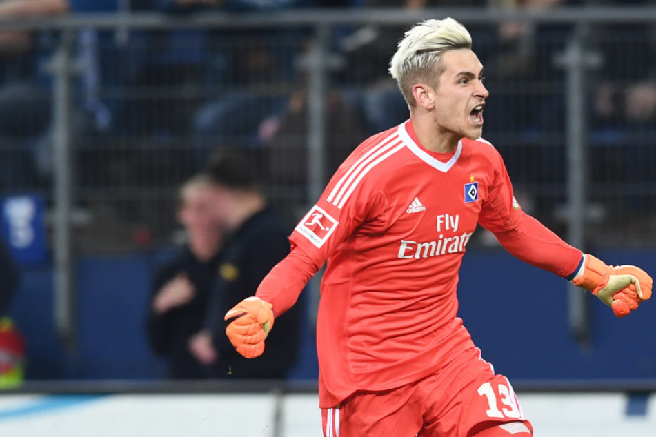 Hamburgs junger Torwart Julian Pollersbeck kann vermutlich den Verein verlassen.