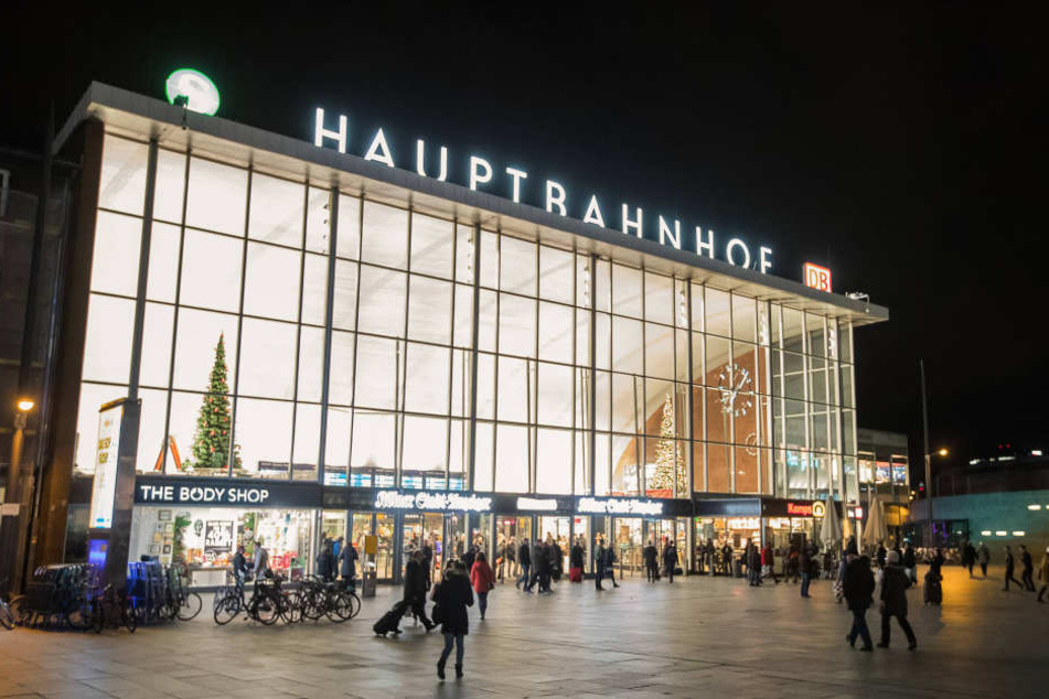 Wegen einer Bombendrohung wurde der Kölner Hauptbahnhof gesperrt.