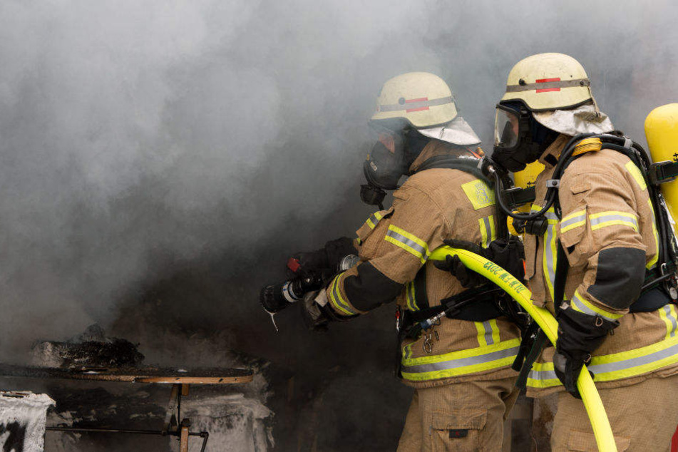 Ein Brand hat ein Löschfahrzeug der Berliner Feuerwache Spandau-Nord beschädigt. (Symbolbild)