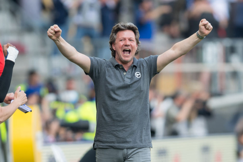 Der 6:0-Erfolg gegen Eintracht Braunschweig machte den Weg frei zum Klassenerhalt.