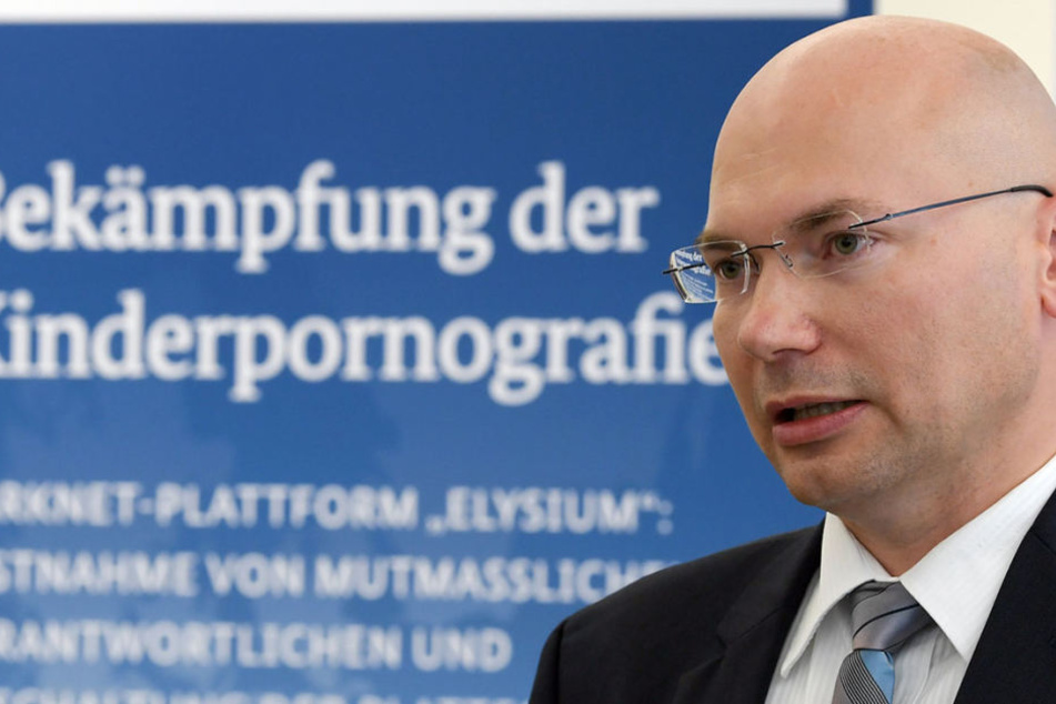 Oberstaatsanwalt Georg Ungefuk sprach am Freitag bei einer PK über die Festnahmen.