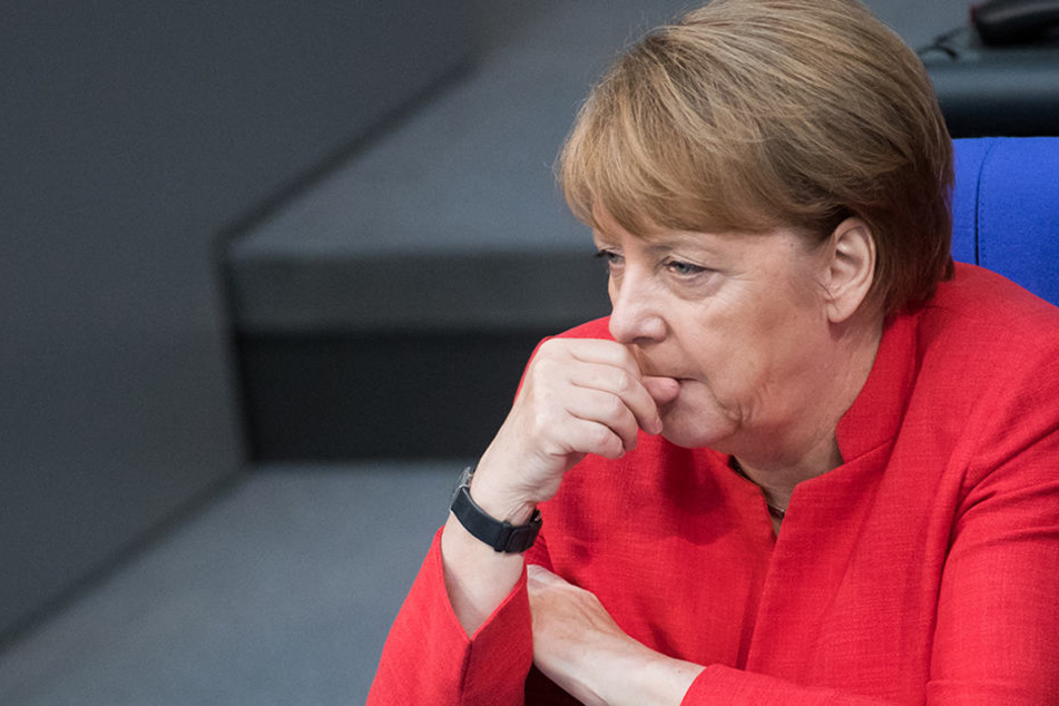 Kanzlerin Angela Merkel (63, CDU) in der ARD: 15 Minuten "Farbe bekennen".