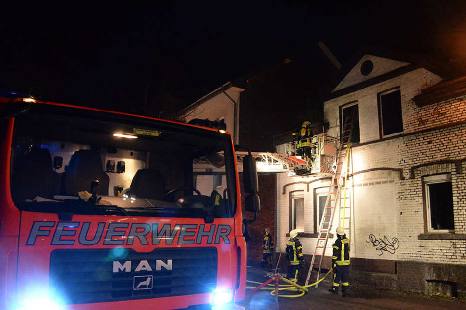 Das Haus war leerstehend. Wurde es deshalb zur Zielscheibe zweier Unbekannter?