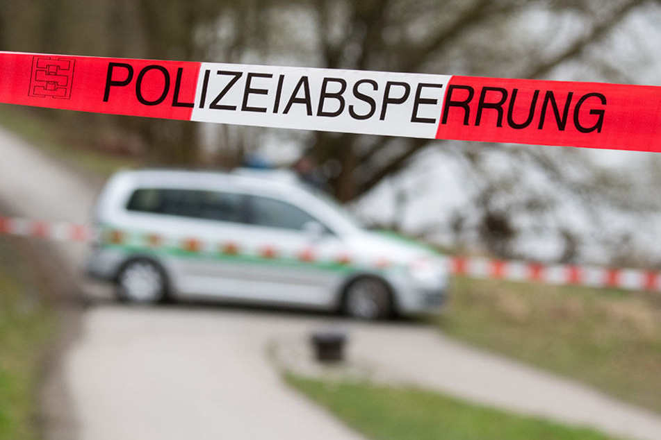 Beamte befinden sich gerade am Tatort. (Symbolbild)