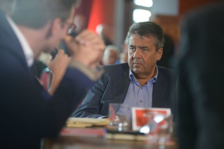 Sigmar Gabriel beim Gespräch im Ballhaus Watzke.