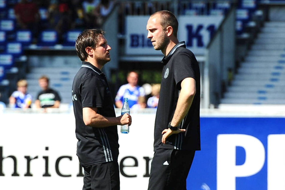 Für zwei Spiele war Hannes Drews zusammen mit Ole Werner (r.) auch Interimstrainer bei den Herren von Holstein Kiel.