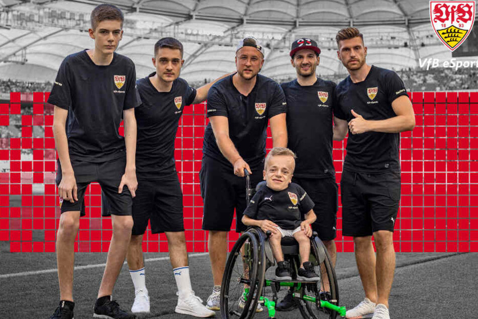 Zum gesamten Kader des VfB Stuttgart gehören neben Erhan noch die beiden eSports-Talente Lukas Seiler, Niklas Luginsland, sowie das bekannte YouTube-Duo "Tisi Schuhbech", bestehend aus Simon Bechtold und Timo Schulz.