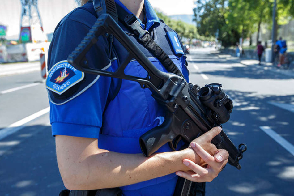 Die Polizei war mit einem Großaufgebot vor Ort, um den Mann zu stoppen (Symbolbild).