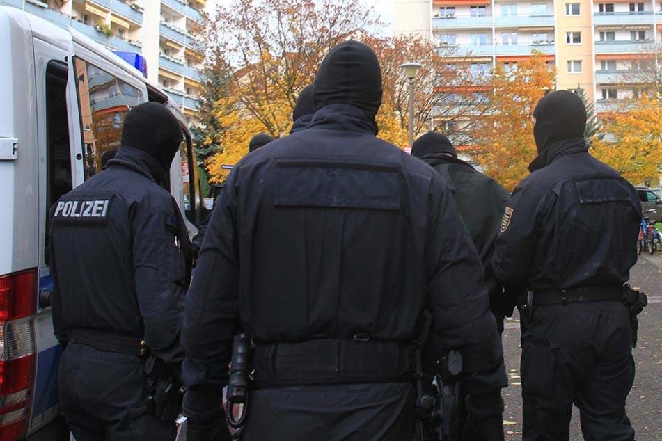 Mehr als 400 Polizeibeamte waren beteiligt.