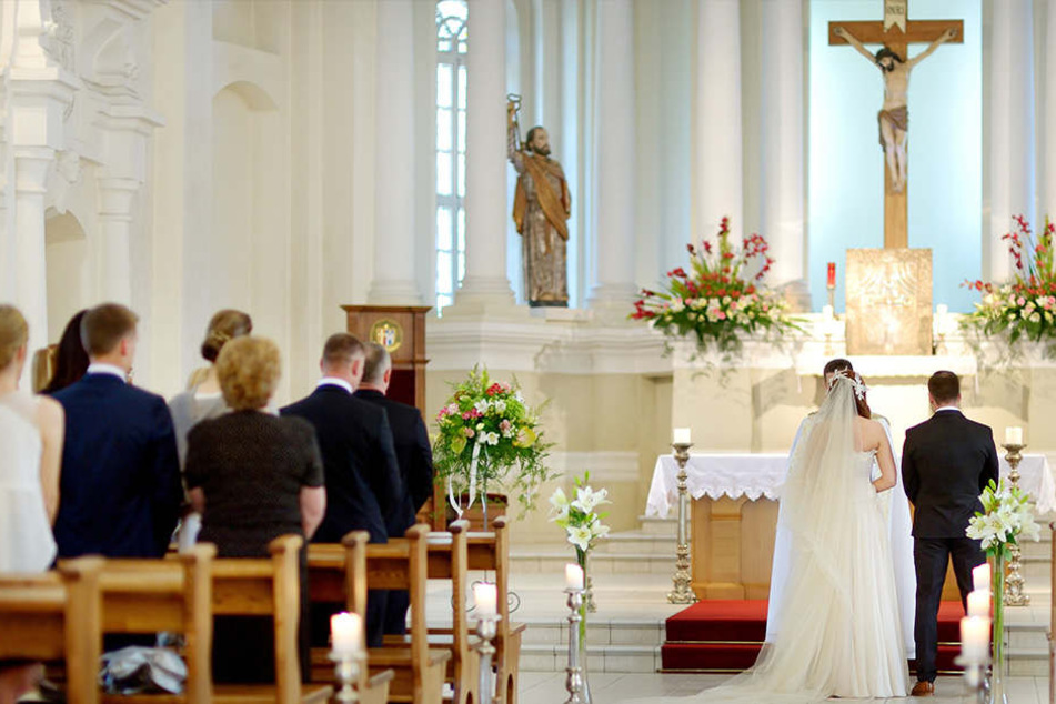 Die Hochzeitszeremonie in einer polnischen Kirche kann auch schon mal teuer werden. (Symbolbild)