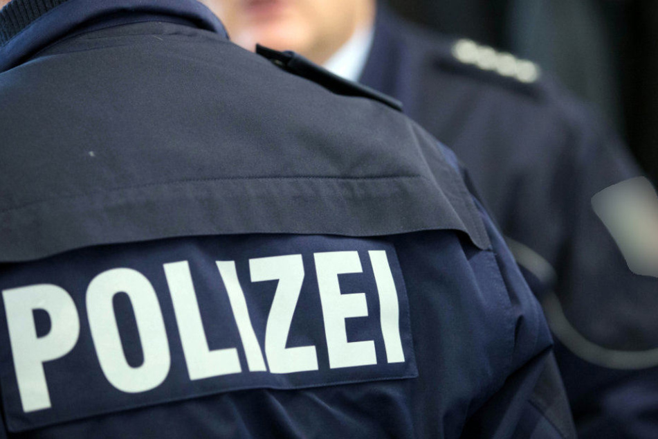 Die Polizisten beschlagnahmten die Musikanlage der Frau. (Symbolbild)