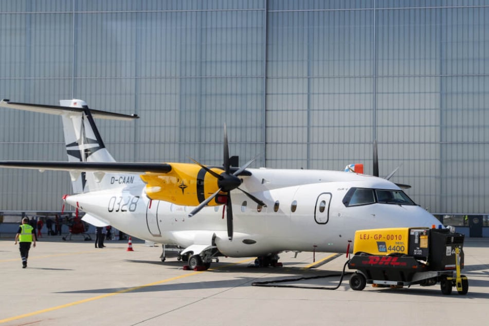 Eine Dornier 328 auf dem Flughafen Leipzig/Halle. Ein Nachfolger des Modells soll künftig in Schkeuditz gebaut werden.
