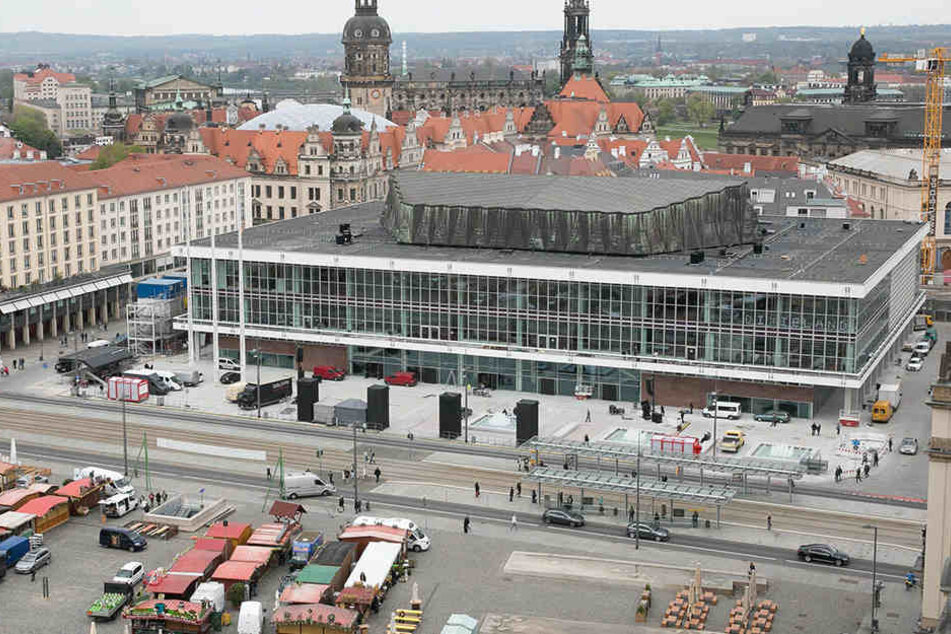 Nach fast 1300 Tagen Bauzeit öffnet der Kulturpalast endlich wieder seine
Tore.