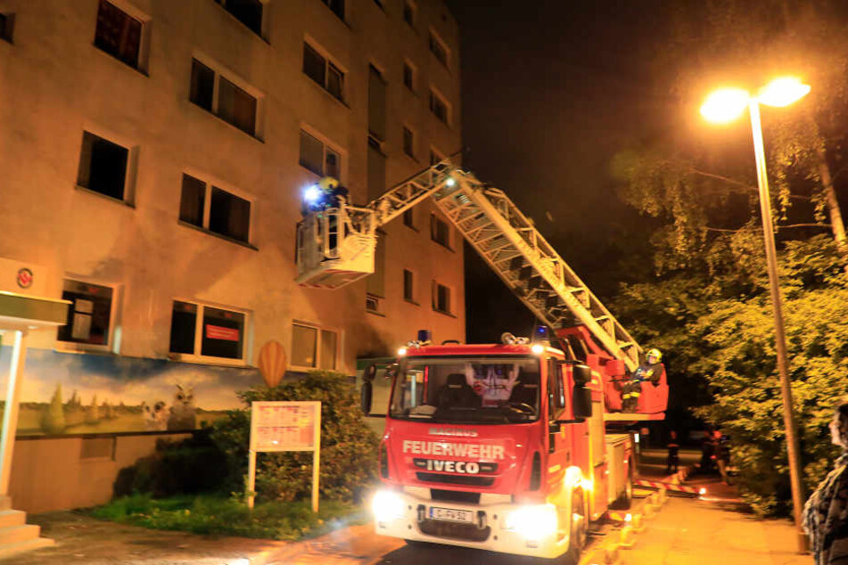 Der Brandmelder musste von der Feuerwehr aufwendig geborgen werden.