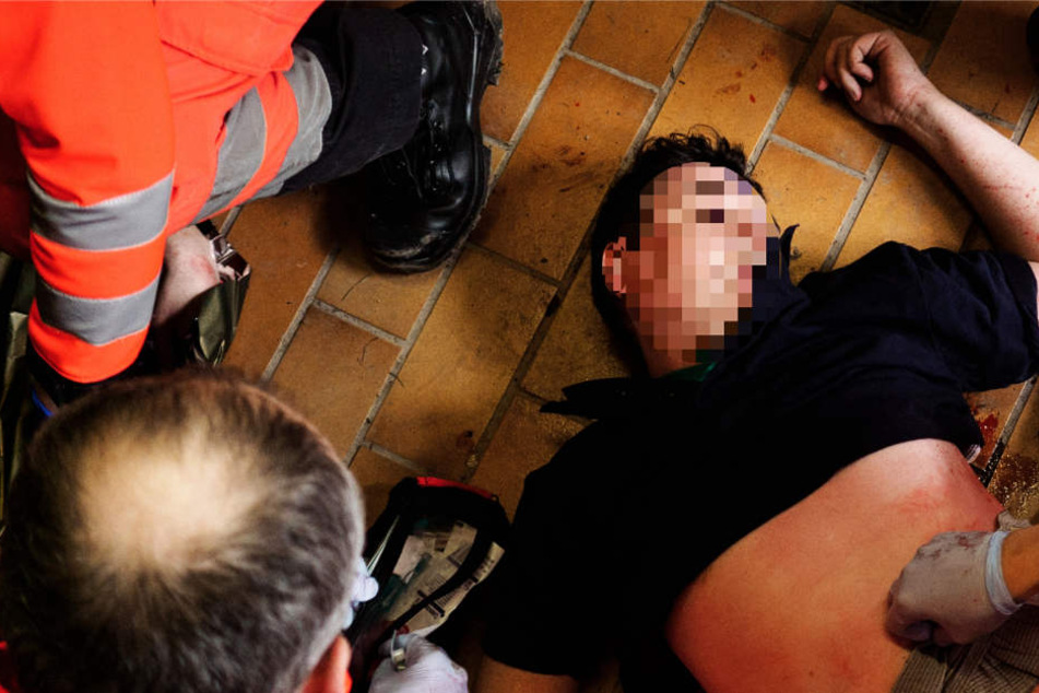 Der 33-Jährige wurde durch die Messerattacke schwer verletzt (Symbolbild).