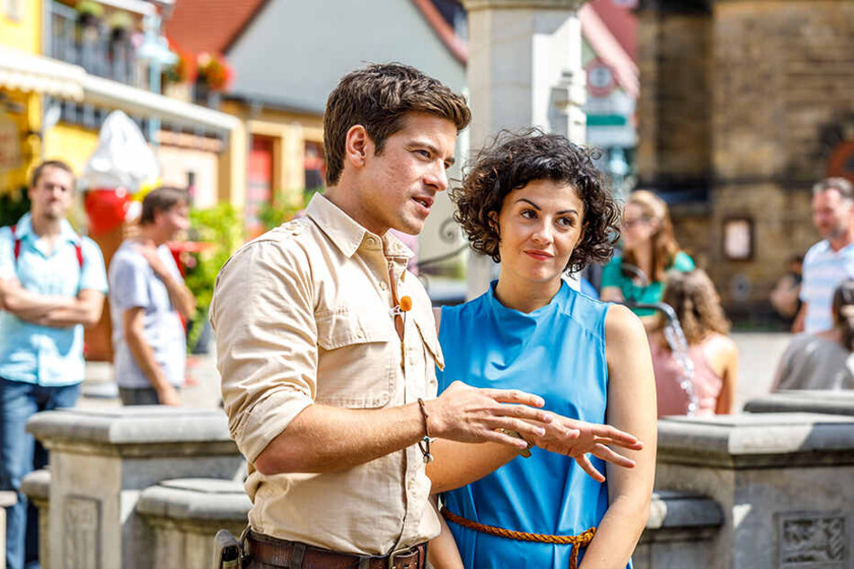 Auf ihn wartet diesmal ein wirklich heißer Job: "Ranger"-Darsteller Philipp Danne (34), hier mit Filmpartnerin Lisa Tschirner (32) alias Emilia.