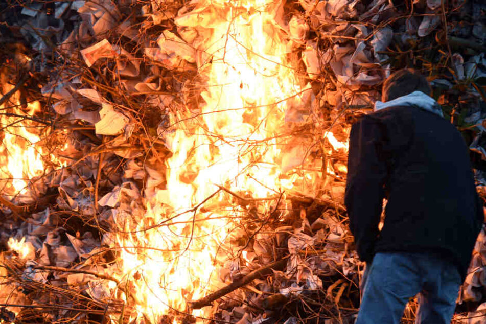 Der NABU kritisiert den Osterfeuer-Brauch.