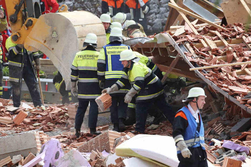 Die Rettungskräfte versuchten alles, für zwei Menschen kam aber jede Hilfe zu spät.