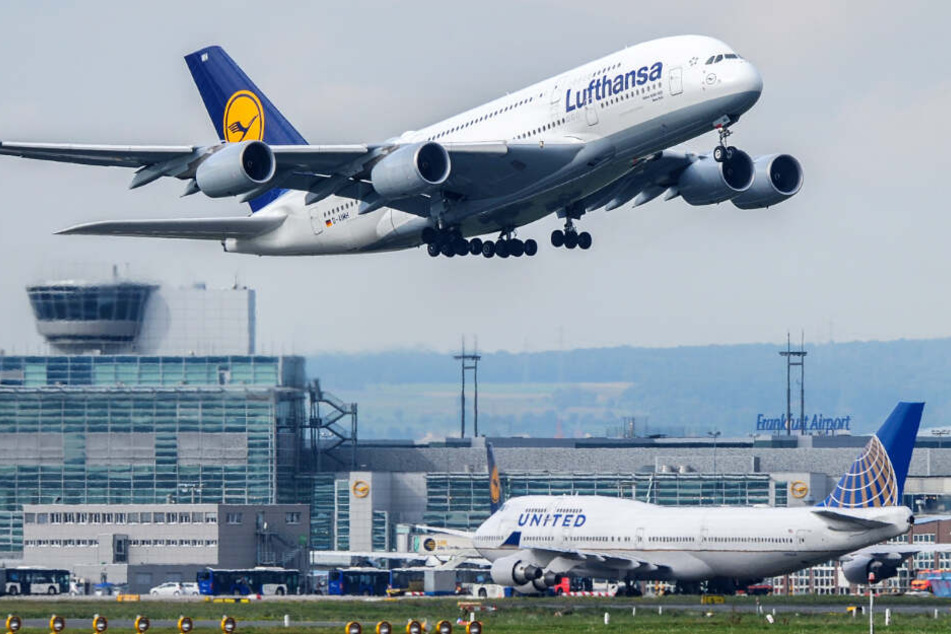 Auch am Frankfurter Flughafen (Archivbild) dürfte der Betrieb am Dienstag erheblich gestört werden.