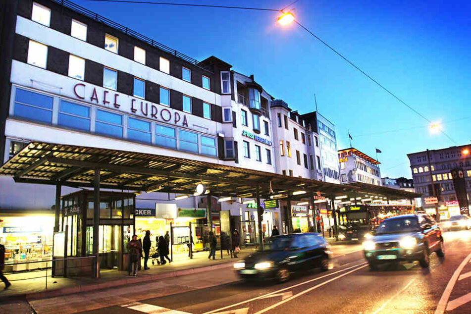 Das Gebäude des Cafe Europas soll versteigert werden.