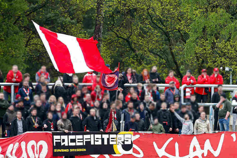 Anhänger des FSV Zwickau griffen am Bahnhof von Marktredwitz Fans des 1. FC Nürnberg an. (Symbolbild)