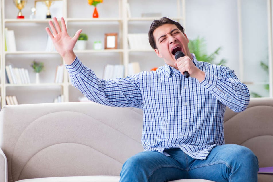 Die Nachbarn erzählten, der 29-Jährige würde immer wieder mitten in der Nacht singen (Symbolbild).