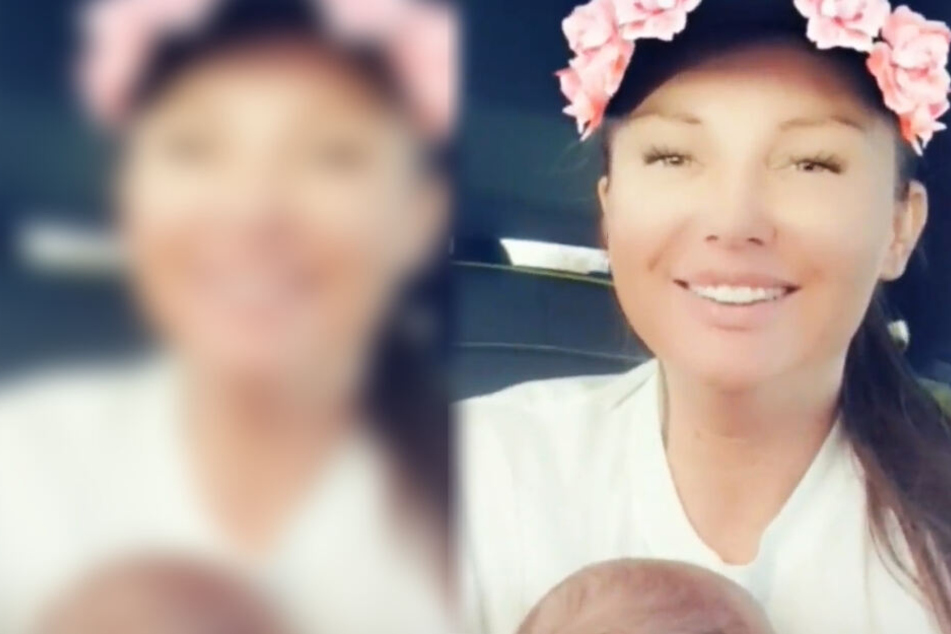 Trotz aller Sorgen: Schwesta Ewa lacht auf Instagram in die Kamera. Ihre Tochter hat sie dabei offensichtlich auf dem Schoß.
