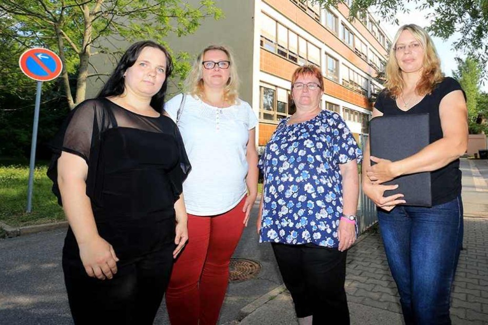 Sie kämpfen für den Erhalt der Schule: Peggy Schumann (Elternrat) Solveig Kempe (CDU), Angela Müller (Linke) und Simone Lippmann (Elternrat).