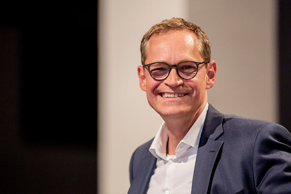 Michael Müller, Regierender Bürgermeister von Berlin und SPD-Landesvorsitzender Berlin, fordert, Deutschland müsse Flüchtlinge der "Lifeline" aufnehmen.