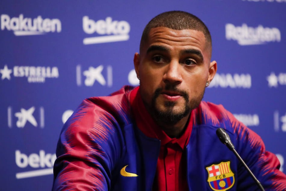 Bei der Vorstellung beim FC Barcelona gerät Boateng in Erklärungsnot bezüglich seiner "früheren" Liebe zu Real Madrid.