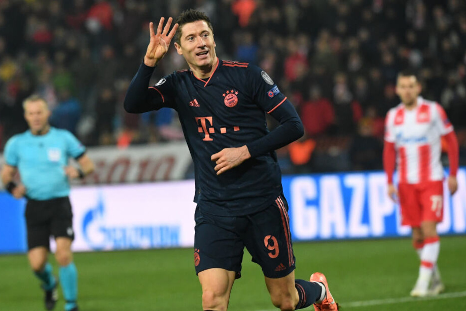 Eins, zwei, drei, vier: Robert Lewandowski bejubelt seinen vierten Treffer.