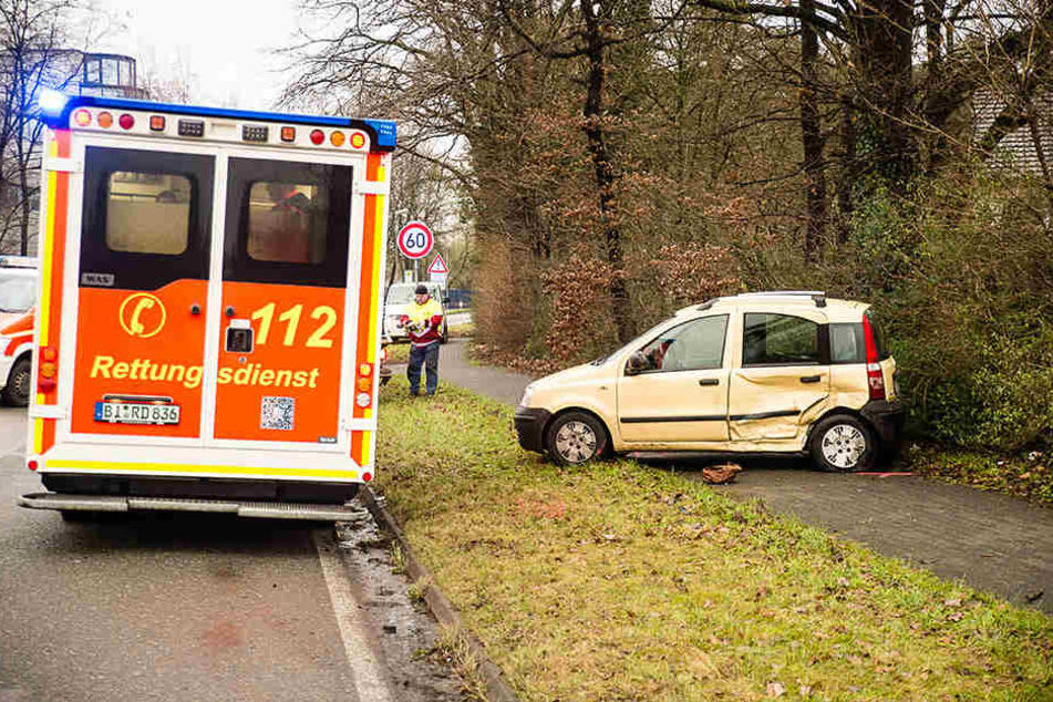 Die hintere Tür auf der Fahrerseite wurde ordentlich eingequetscht.