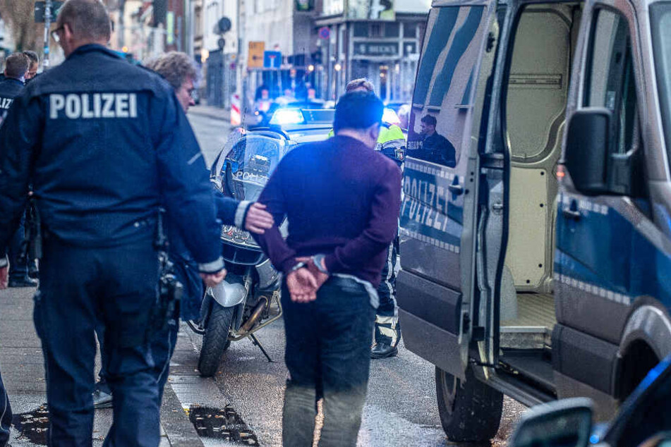 Der Angreifer konnte von der Polizei festgenommen werden.
