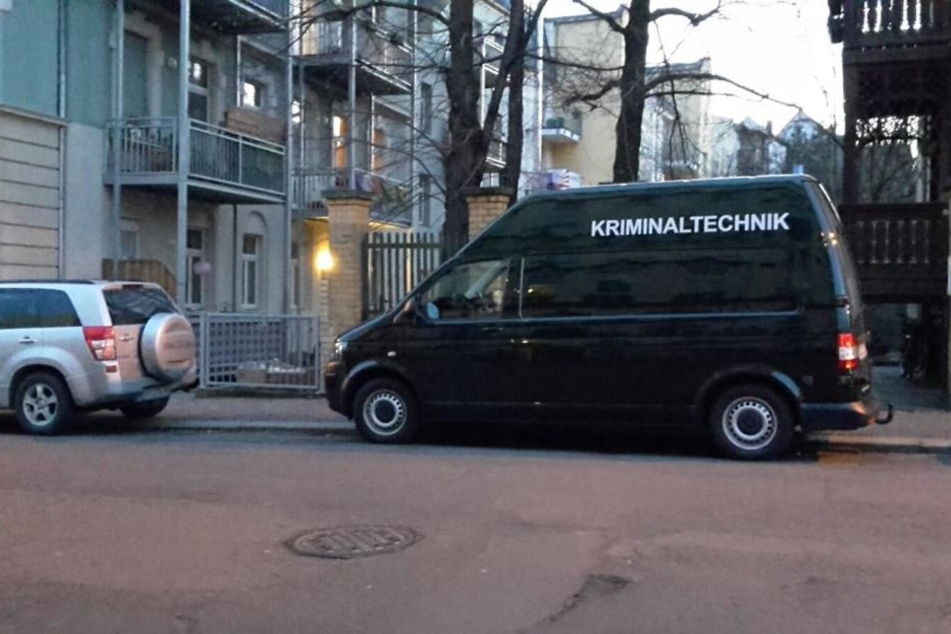 Am Montag führte eine Spur die Ermittler zu einem Mehrfamilienhaus an der William-Zipperer-Straße.