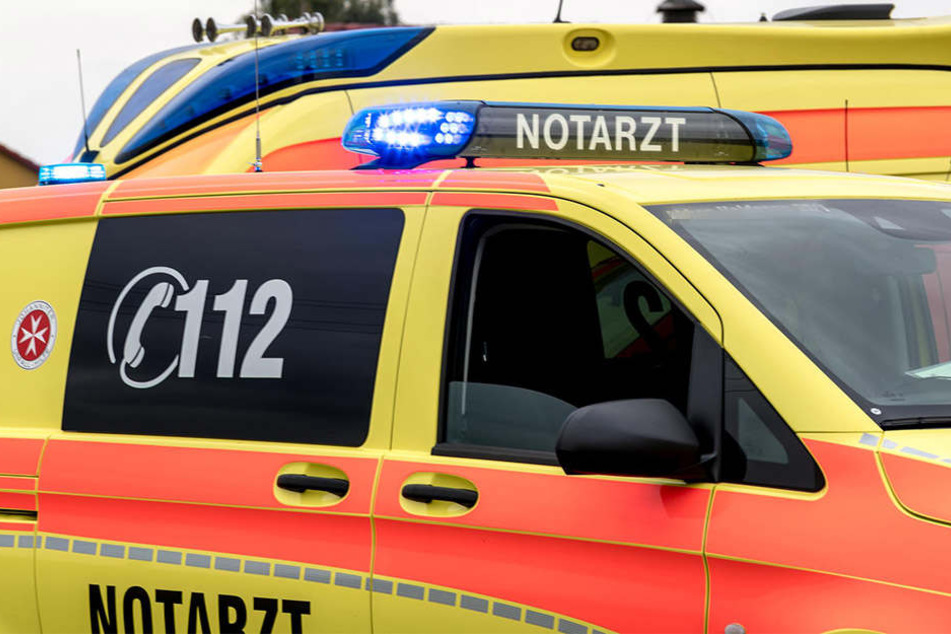 Ein 57-jähriger Mann ist im Stadtteil Stötteritz in einen Zaun gekracht und gestorben. Wahrscheinlich waren gesundheitliche Probleme Schuld am Unfall.