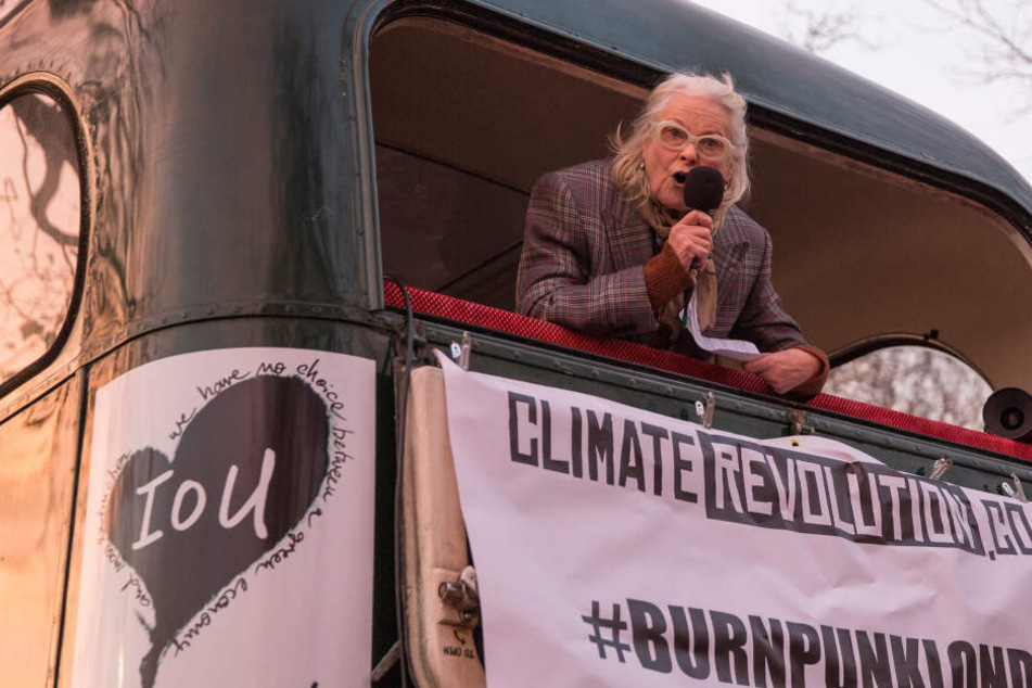 Ikone & Mode-Designerin Vivienne Westwood (75) sprach zur Verbrennung des Punks in London.